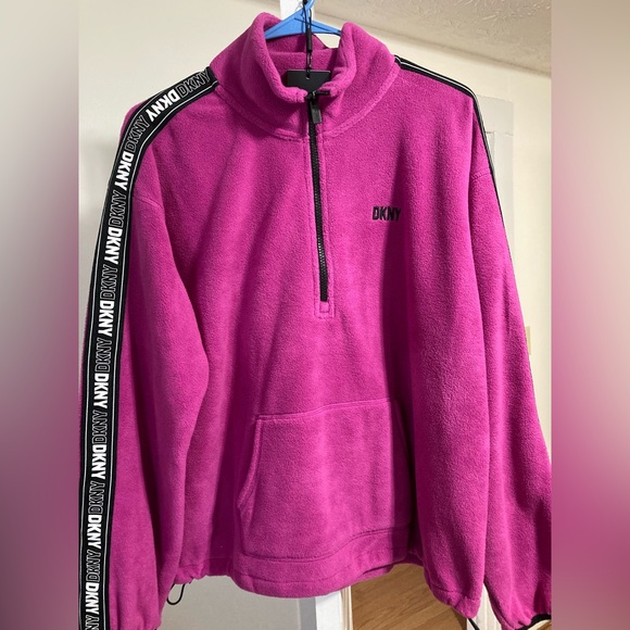 NWTS DKNY Pullover Fleece - Picture 2 of 9